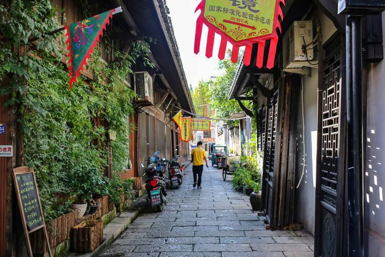 相扑选手大跳跃